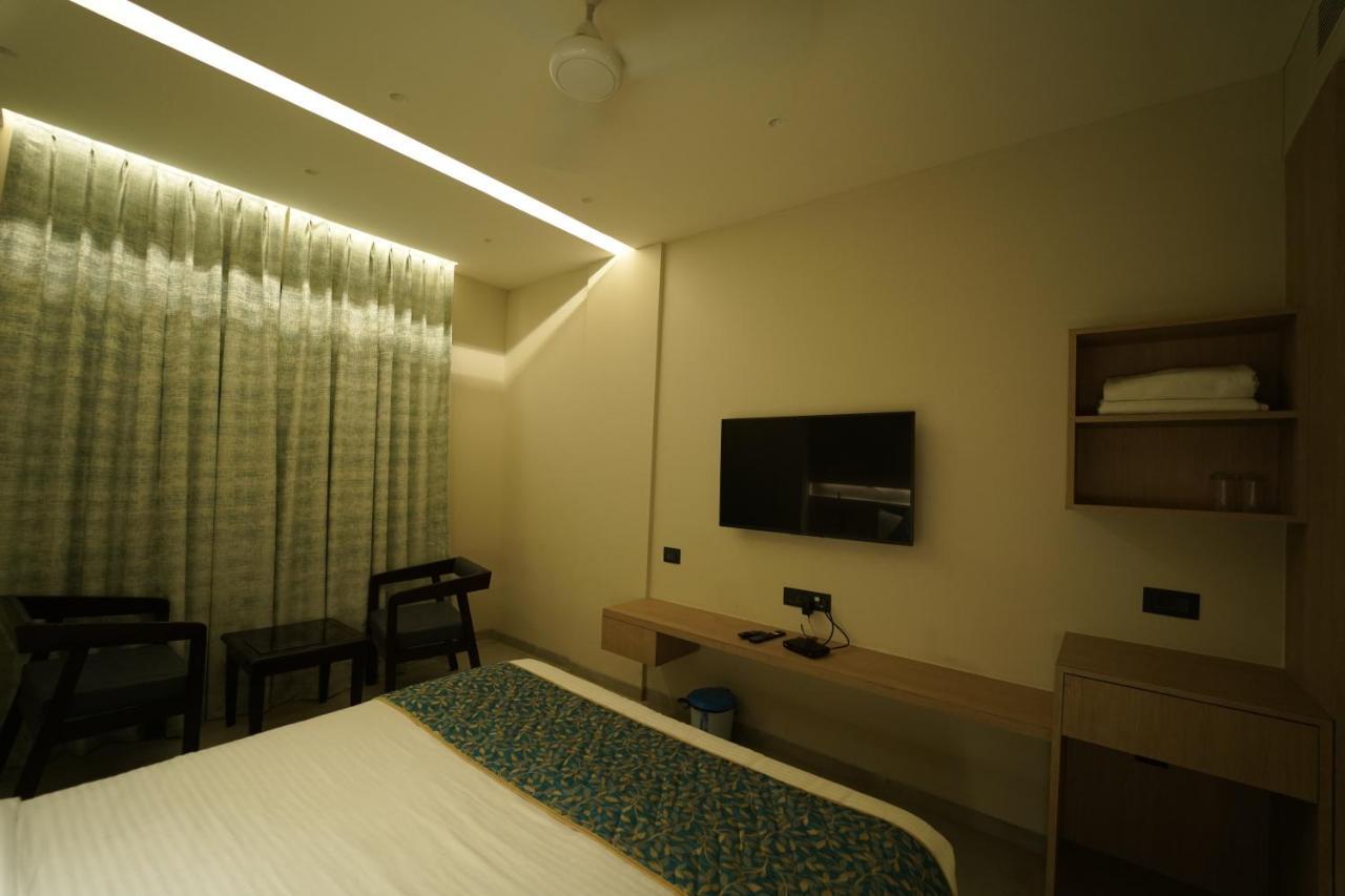 Hotel Laksh Raipur  Exterior photo